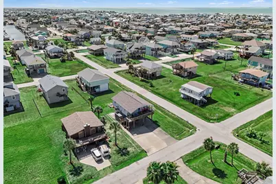 4118 Hardin Drive, Galveston, TX 77554 - Photo 32