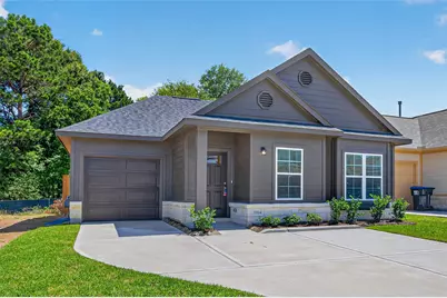 11864 E Gate Dr, Willis, TX 77318 - Photo 2