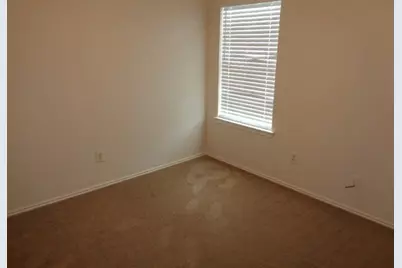 16746 Fallen Timbers Dr, Conroe, TX 77385 - Photo 8