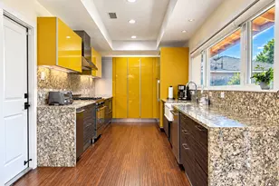 5426 Windswept Ln, Houston, TX 77056 - Photo 2