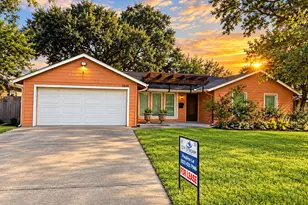 5426 Windswept Ln, Houston, TX 77056 - Photo 1
