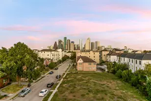 503 W Clay St, Houston, TX 77019 - Photo 2