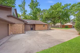 91 April Wind Dr S, Conroe, TX 77356 - Photo 42