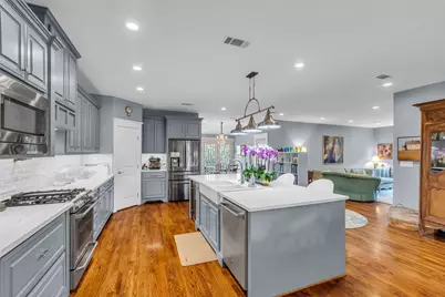 1819 Mill Creek Drive, Houston, TX 77008 - Photo 16