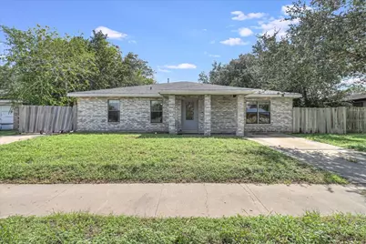 2111 E Lott Avenue, Kingsville, TX 78363 - Photo 6