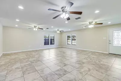 2111 E Lott Avenue, Kingsville, TX 78363 - Photo 14