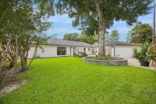 10018 Briar Forest Dr, Houston, TX 77042 - Photo 26