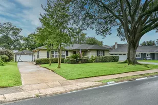 906 Bay Oaks Rd, Houston, TX 77008 - Photo 2