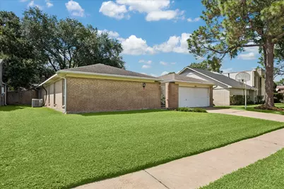 15714 Echo Hill Drive, Houston, TX 77059 - Photo 4