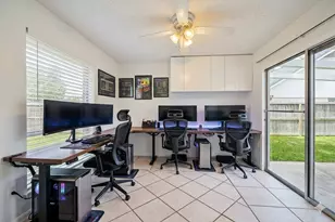 15714 Echo Hill Dr, Houston, TX 77059 - Photo 18
