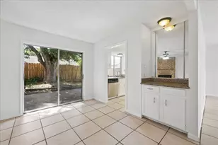 15714 Echo Hill Dr, Houston, TX 77059 - Photo 14