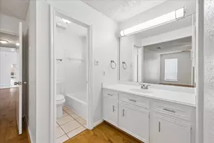 15714 Echo Hill Dr, Houston, TX 77059 - Photo 28