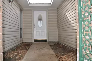 16454 Hickory Knoll Dr, Houston, TX 77059 - Photo 2