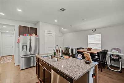 219 Lisa Marie Drive, Angleton, TX 77515 - Photo 6