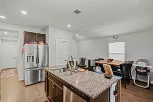 219 Lisa Marie Dr, Angleton, TX 77515 - Photo 6