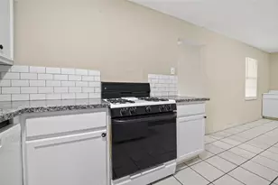 6705 Thornwall St, Houston, TX 77092 - Photo 22