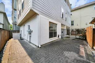 908 W 26th St, Houston, TX 77008 - Photo 4