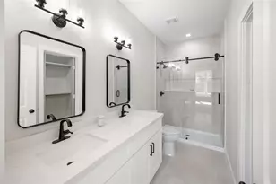 921 E 38th St, Houston, TX 77022 - Photo 26