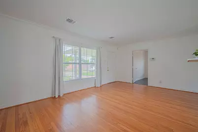 3042 Oak Forest Drive, Houston, TX 77018 - Photo 4