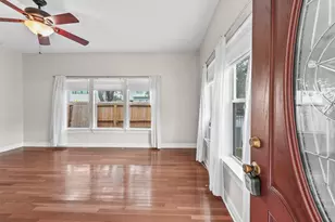 747 E 7th St, Houston, TX 77007 - Photo 4