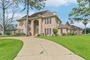 1410 Osborne Dr, Friendswood, TX 77546 - Photo 1