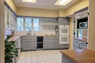 9911 Oxted Ln, Spring, TX 77379 - Photo 8