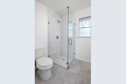 1820 Sunset Avenue, Bay City, TX 77414 - Photo 12