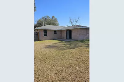 1820 Sunset Avenue, Bay City, TX 77414 - Photo 24
