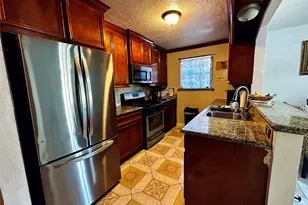 7810 Kellwood Dr, Houston, TX 77040 - Photo 8
