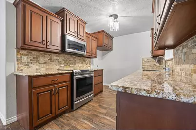 1007 W Cedar River Road, Conroe, TX 77316 - Photo 12