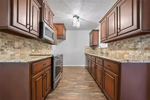 1007 W Cedar River Rd, Conroe, TX 77316 - Photo 10