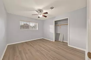 2107 Old Alvin Rd, Pearland, TX 77581 - Photo 24