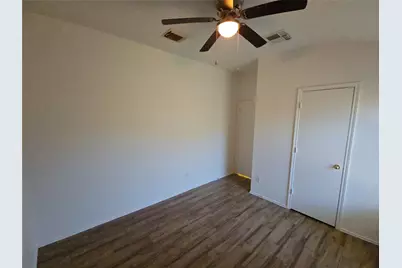 5006 Mill Creek Drive, Baytown, TX 77521 - Photo 10