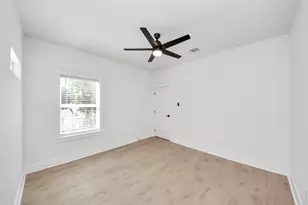 334 E 31st St, Houston, TX 77018 - Photo 28