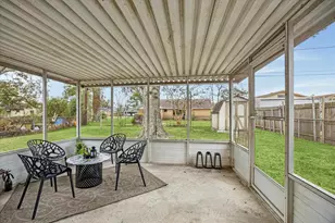 3201 Proswimmer St, Houston, TX 77088 - Photo 12