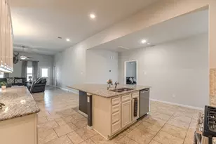 14207 Irvine Rnch Trl, Conroe, TX 77384 - Photo 10