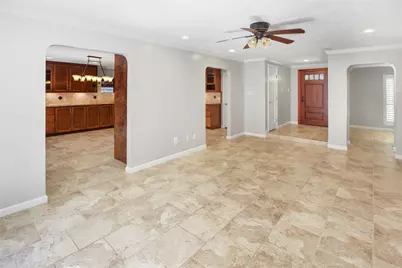 6 Coralberry Court, The Woodlands, TX 77381 - Photo 4