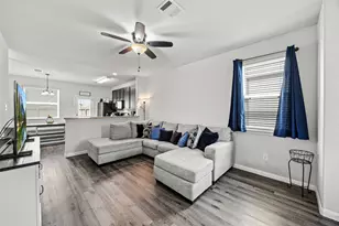 4827 Purple Wisteria Ln, Spring, TX 77373 - Photo 10