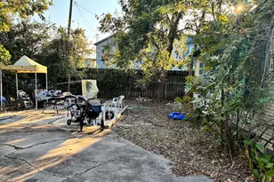 305 Eastwood St, Houston, TX 77011 - Photo 8