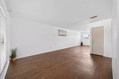7714 Renwick Drive #D13, Houston, TX 77081 - Photo 4