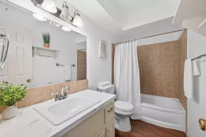 7714 Renwick Drive #D13, Houston, TX 77081 - Photo 22