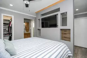 10410 Huntington Dale Dr, Houston, TX 77099 - Photo 12