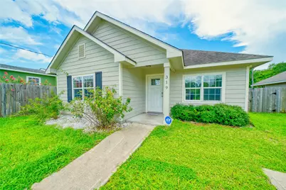 319 Dreamland Avenue, Crosby, TX 77532 - Photo 1
