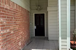 11427 Mulholland Dr, Houston, TX 77477 - Photo 8