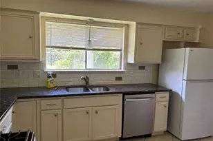 11427 Mulholland Dr, Houston, TX 77477 - Photo 16