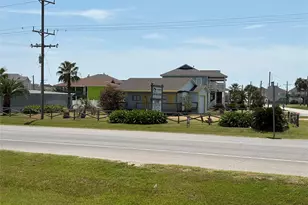 998 Ramada Blvd, Crystal Beach, TX 77650 - Photo 2