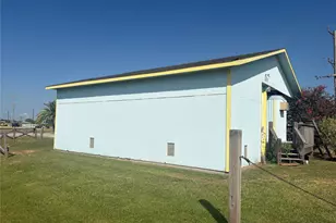 998 Ramada Blvd, Crystal Beach, TX 77650 - Photo 8