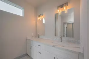 2414 Sam Wilson 002 St, Houston, TX 77020 - Photo 22