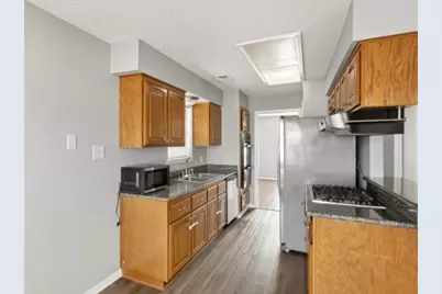 614 Meadowglen Drive, Baytown, TX 77521 - Photo 12