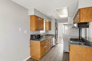 614 Meadowglen Dr, Baytown, TX 77521 - Photo 12